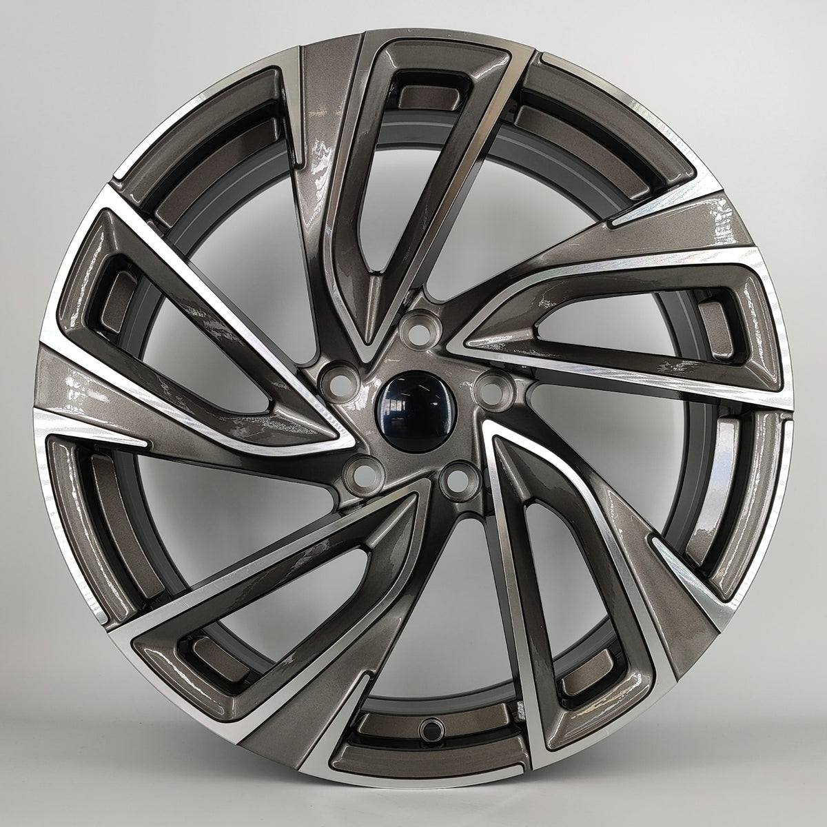 18’ ADELAIDE Style Alloy Wheels | Gunmetal Grey Machined | 5x112 ...